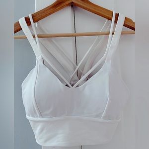 Lululemon Sports Bra - WHITE in size 4